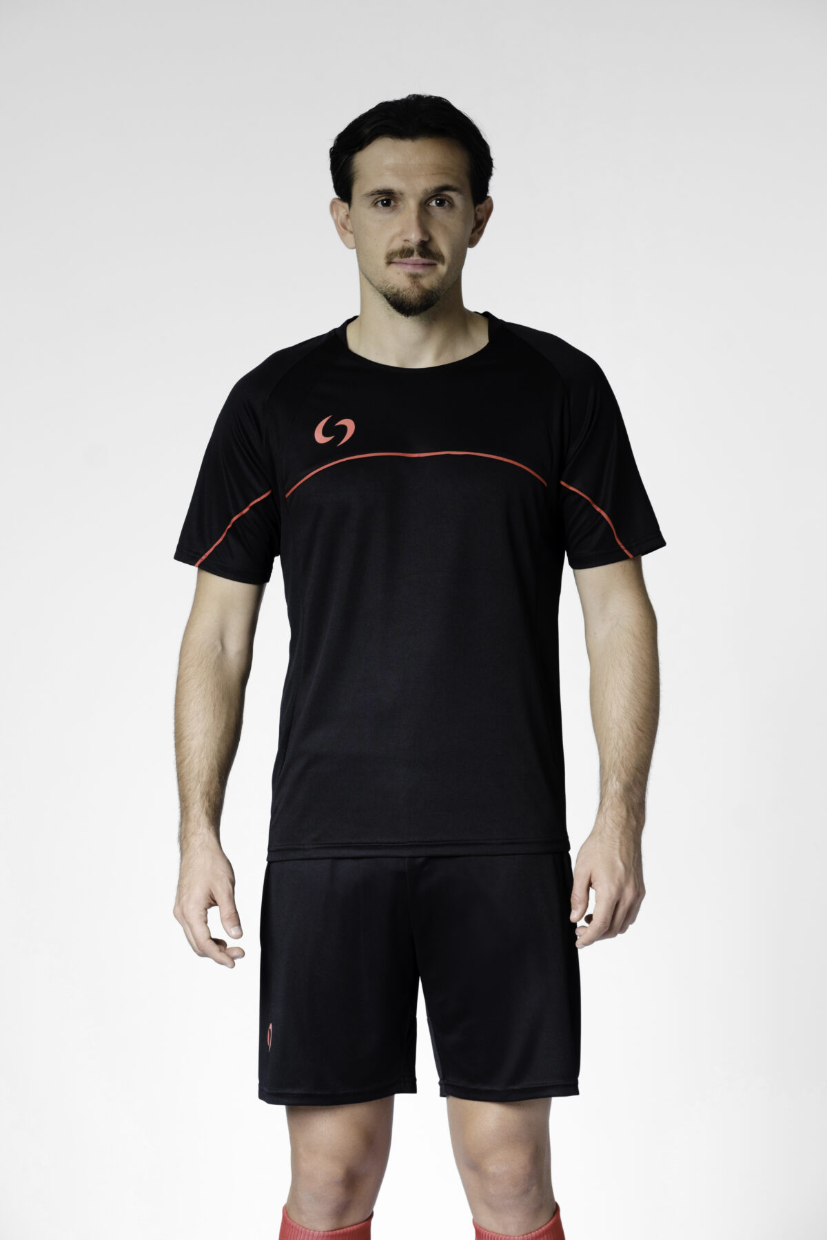 S-cut shorts (black/red)
