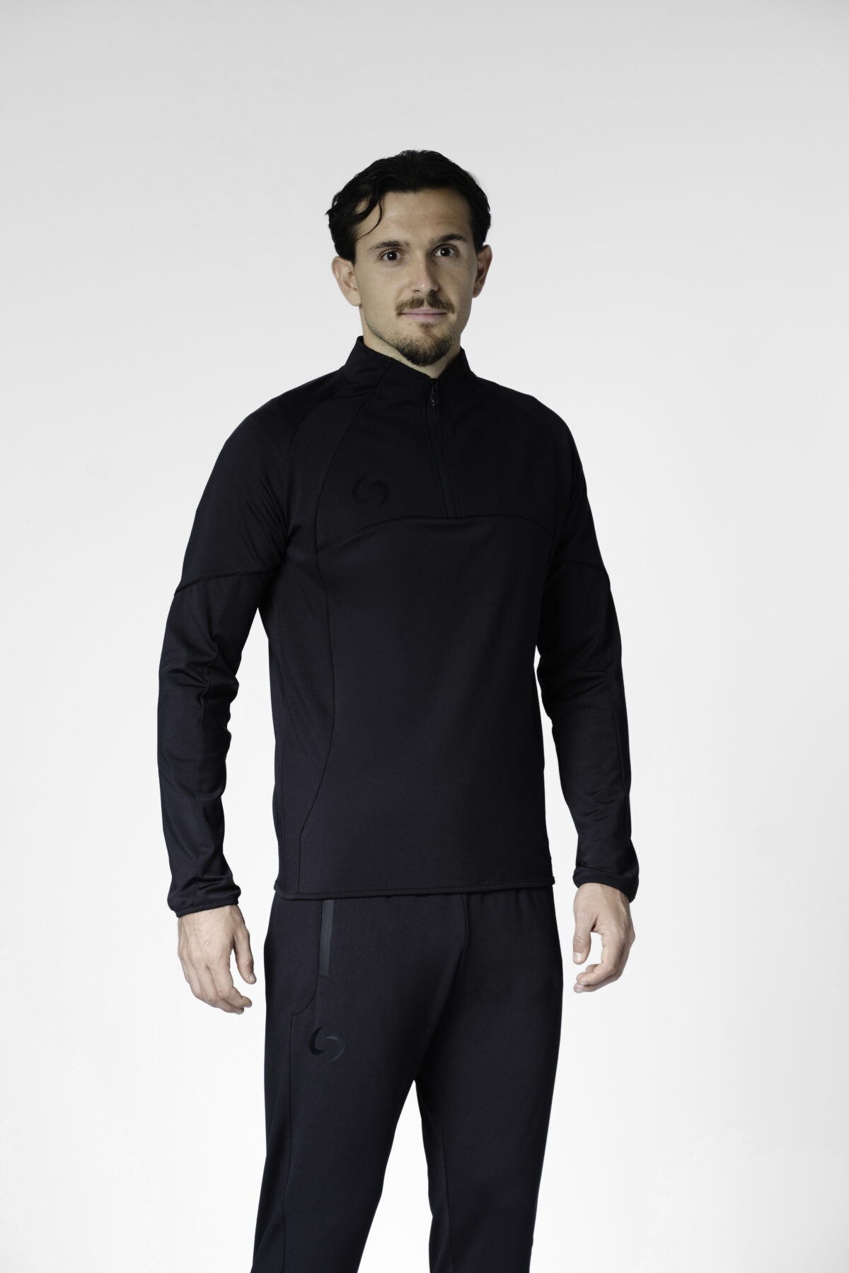 S-cut training tracksuit top (black/black)